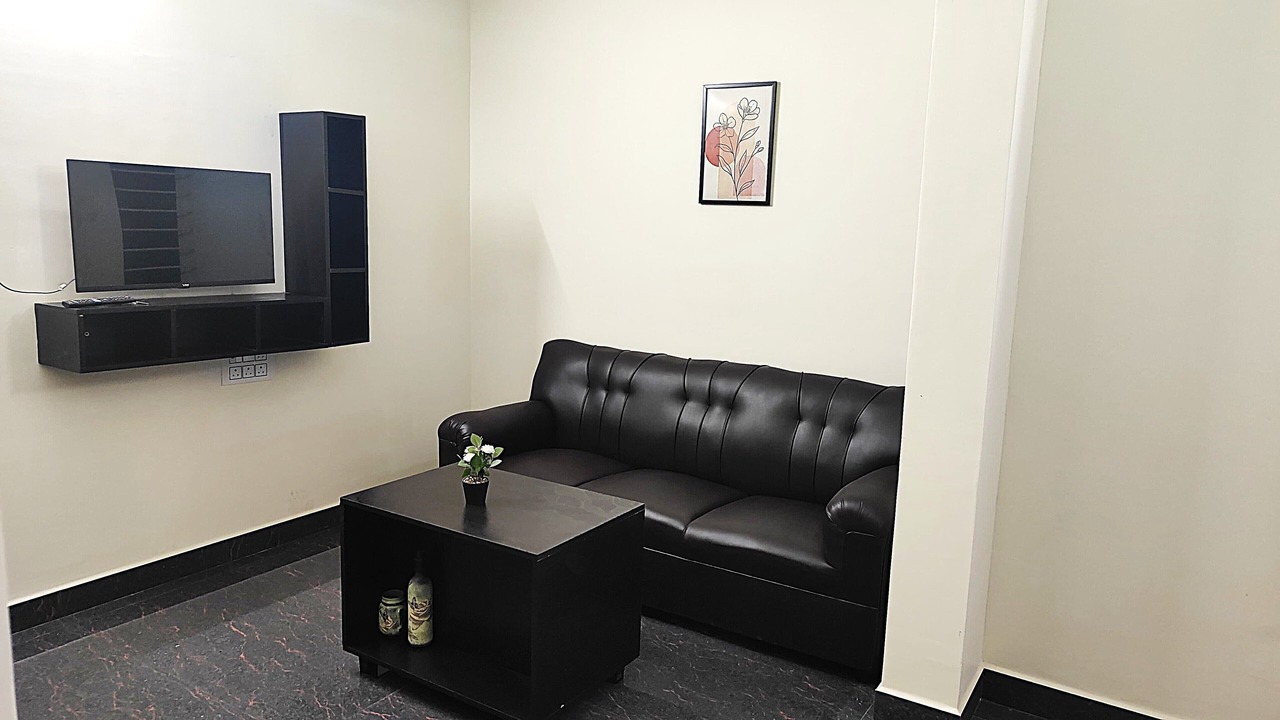 Photo of Livingroom in HBR Layout