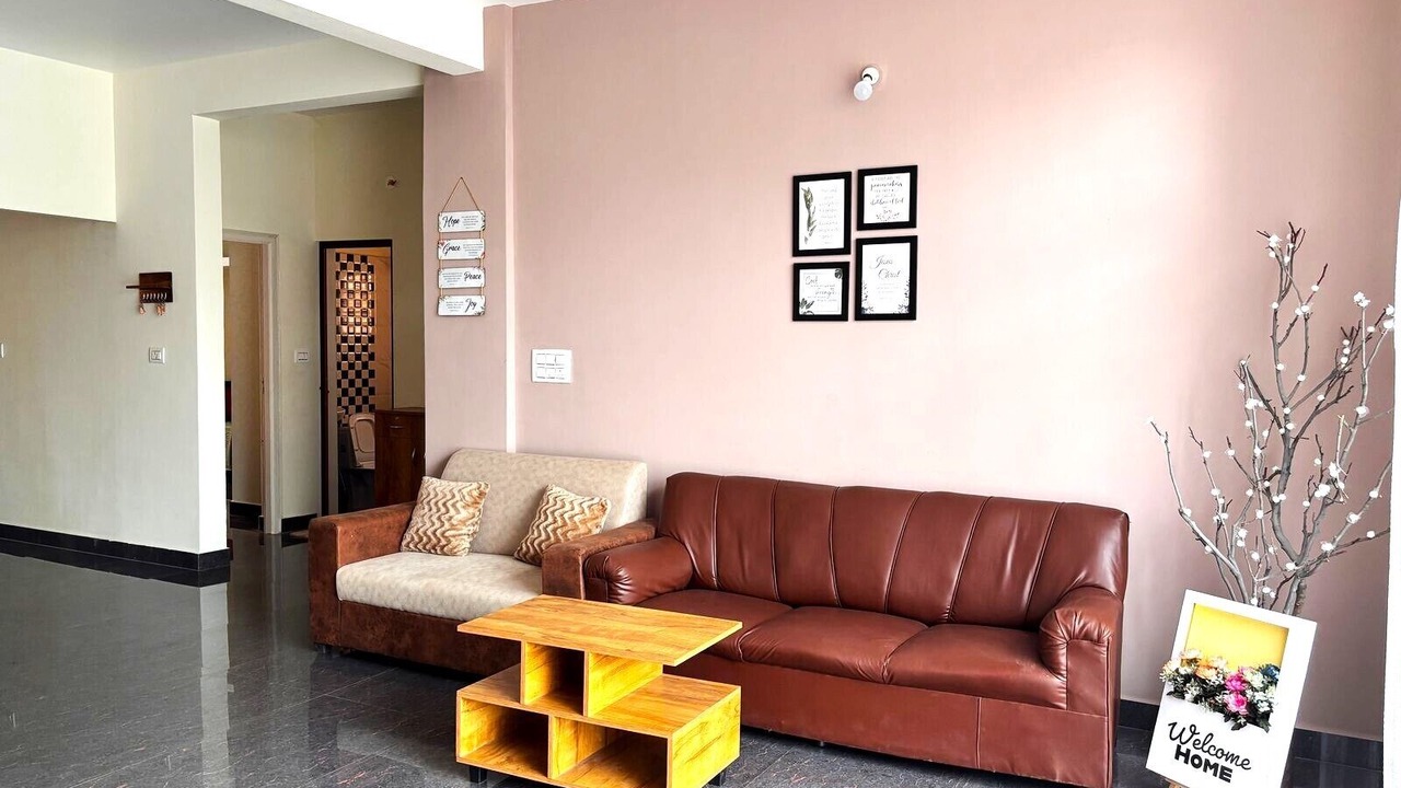 Photo of Livingroom in HBR Layout