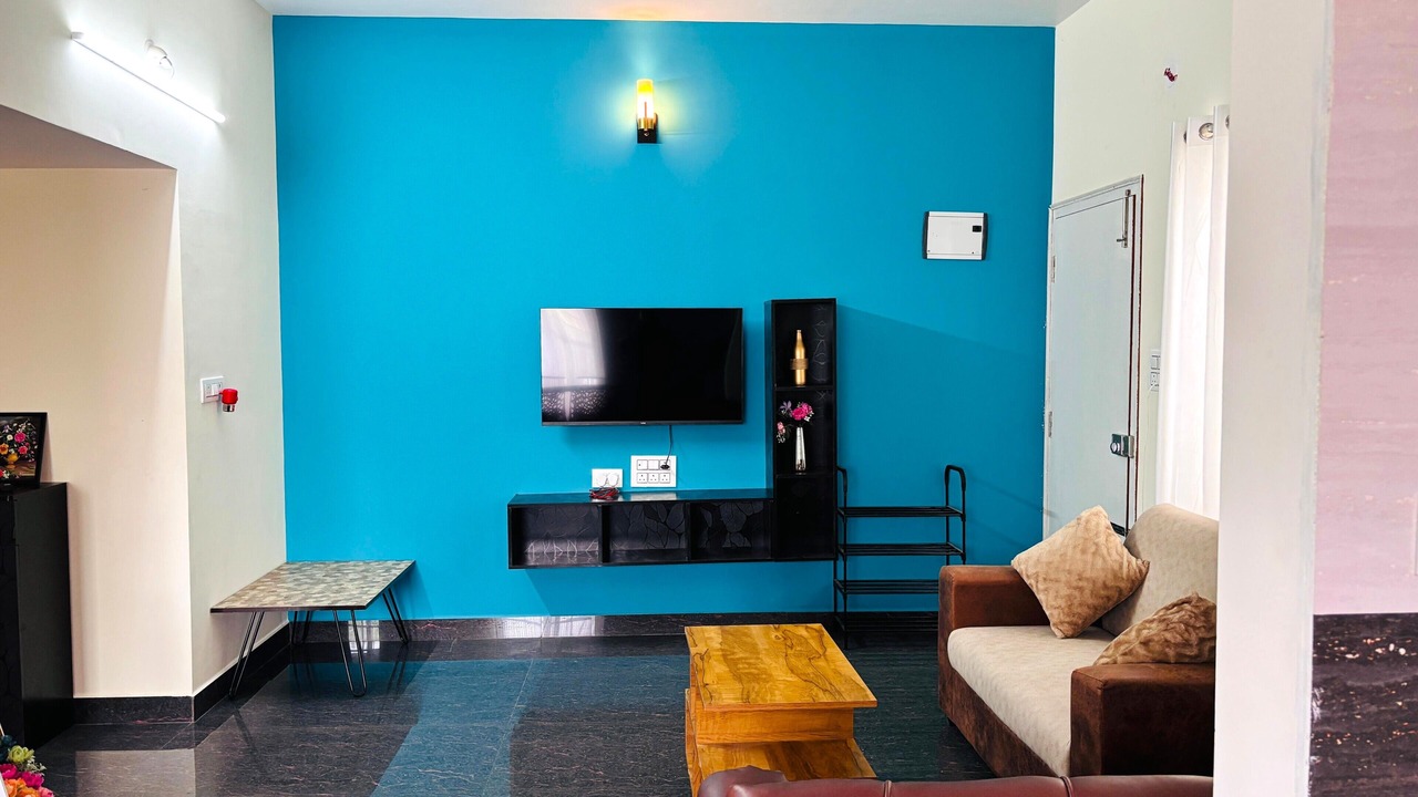 Photo of Livingroom in HBR Layout