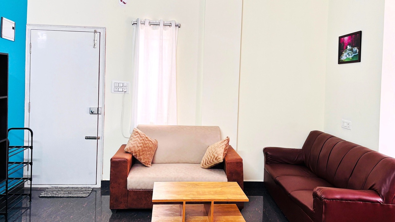 Photo of Livingroom in HBR Layout
