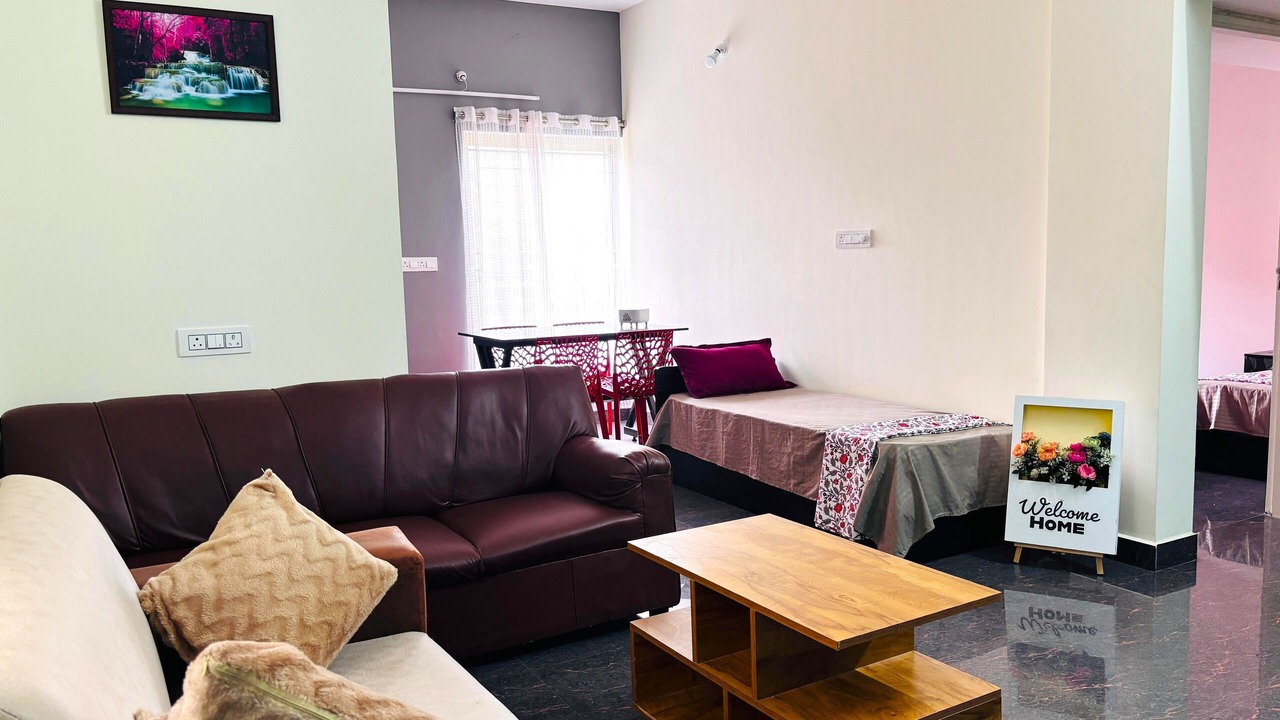 Photo of Livingroom in HBR Layout
