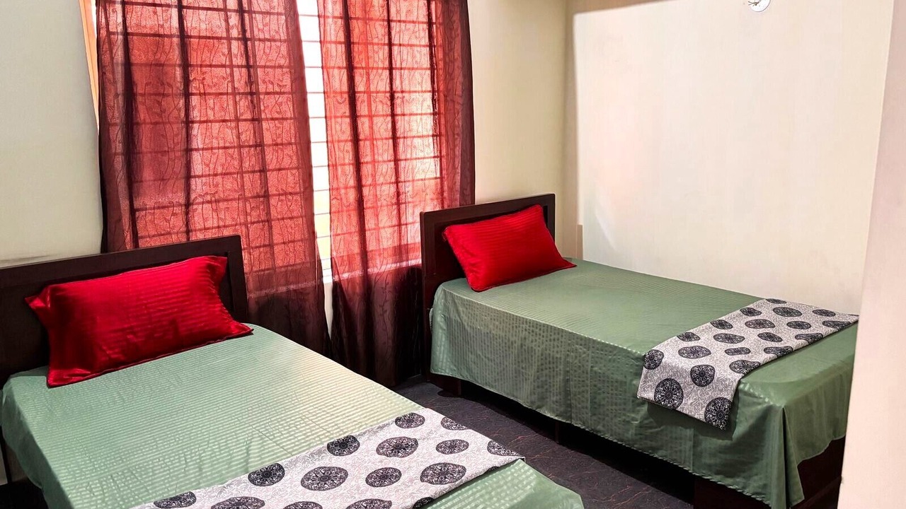 Photo of Bedroom in HBR Layout