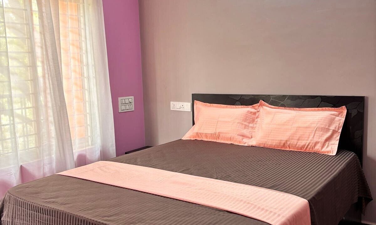 Photo of Bedroom in HBR Layout