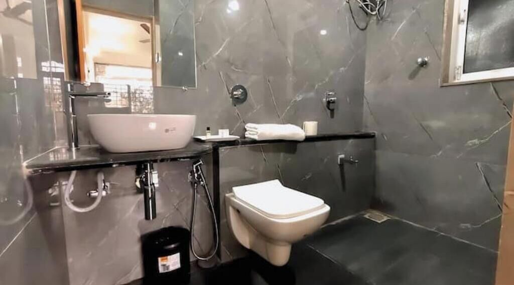 Photo of Bathroom in Hiranandani Gardens