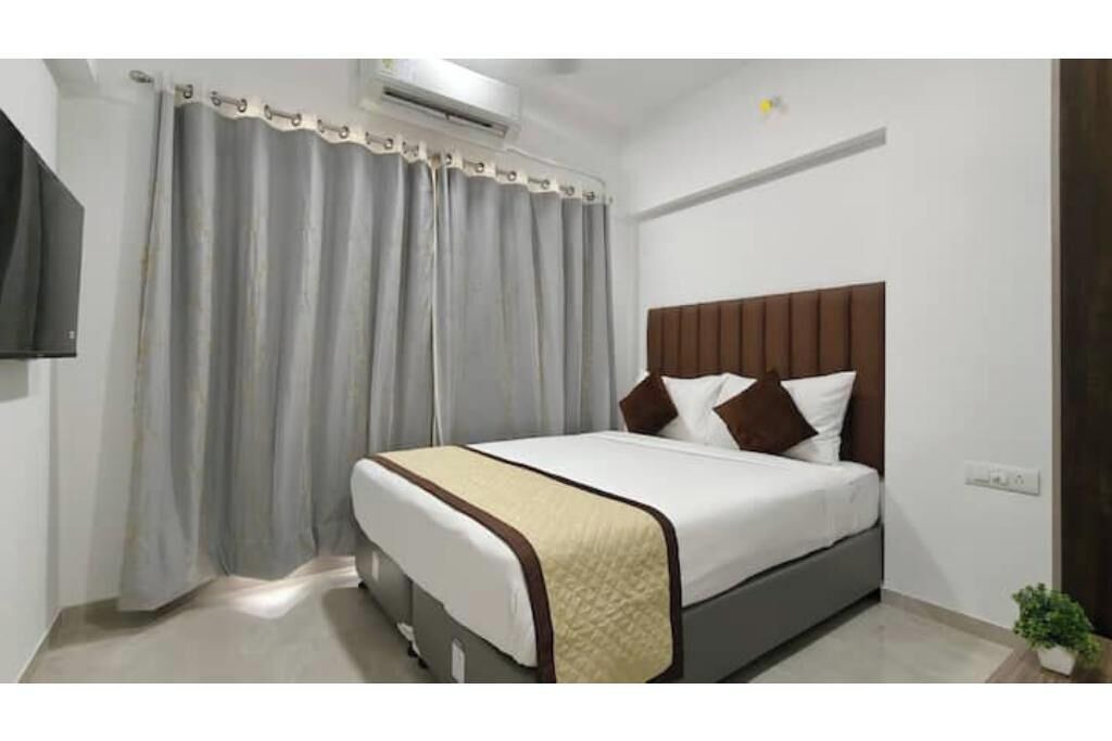 Photo of Bedroom in Hiranandani Gardens