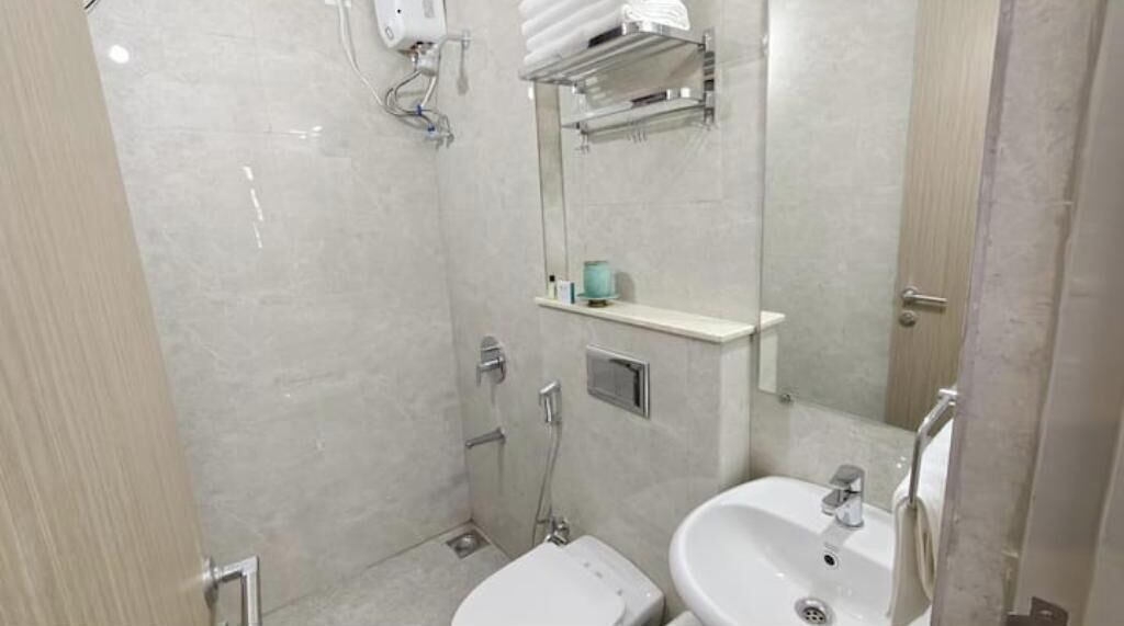 Photo of Bathroom in Hiranandani Gardens