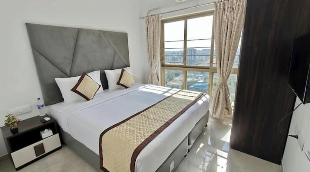 Photo of Bedroom in Hiranandani Gardens