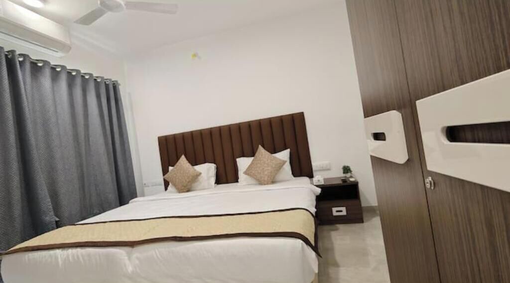 Photo of Bedroom in Hiranandani Gardens