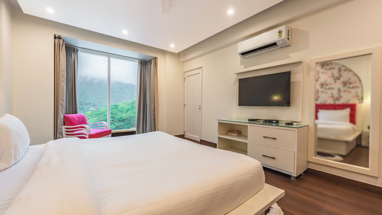Photo of Bedroom in Tapovan