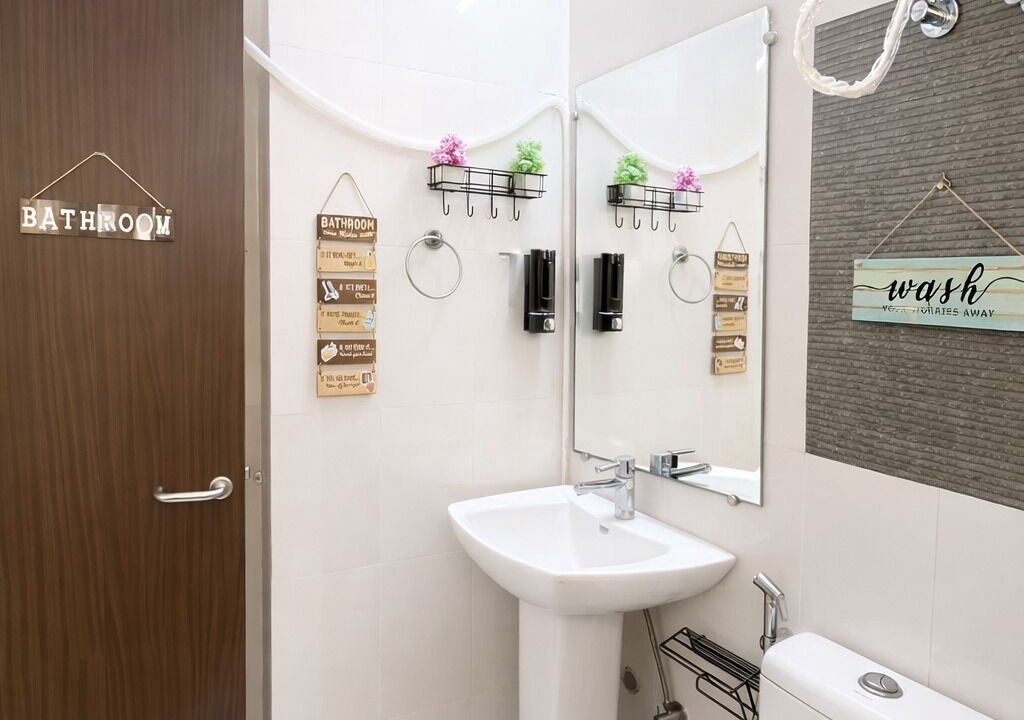 Photo of Bathroom in Taj Ganj