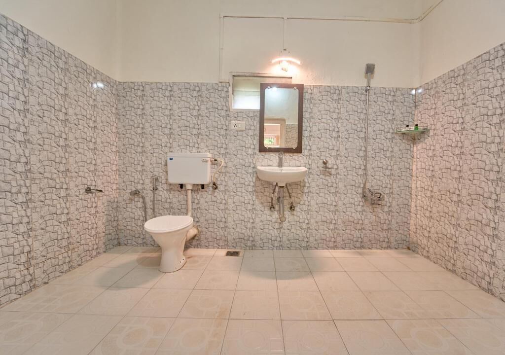 Photo of Bathroom in Maraiyur