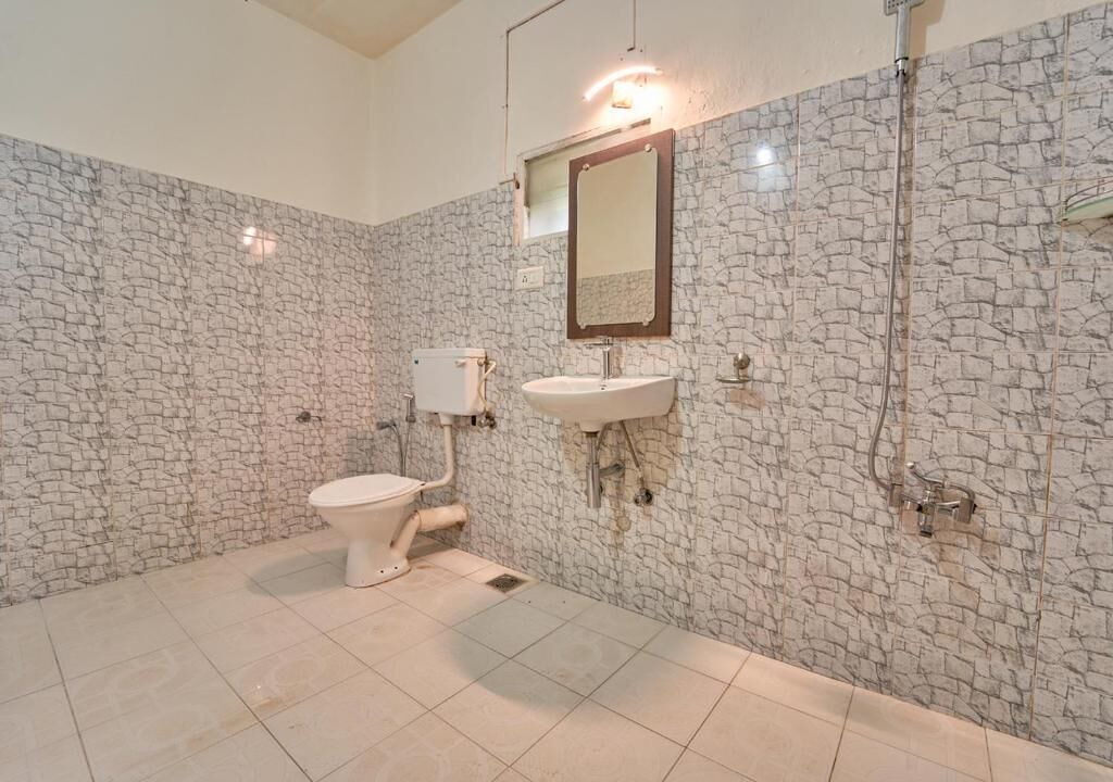 Photo of Bathroom in Maraiyur