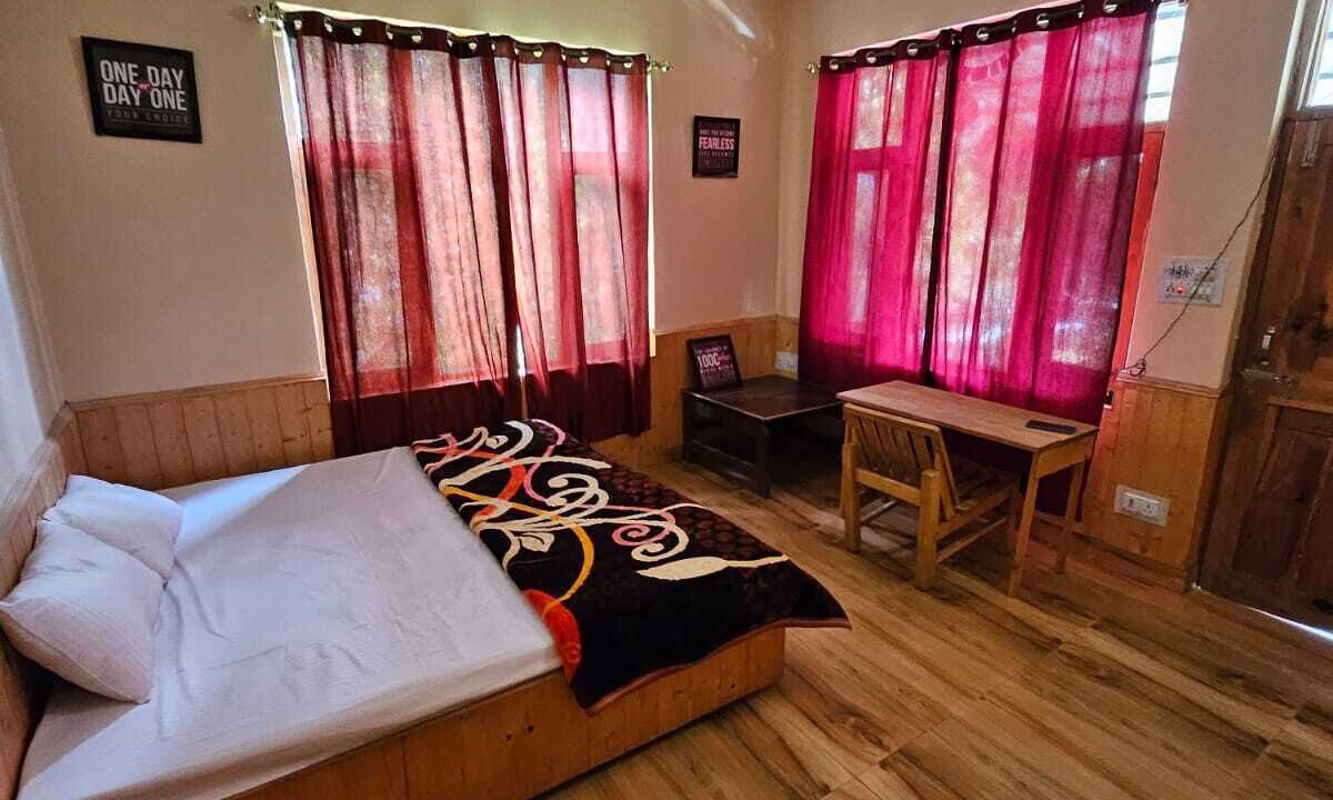 Photo of Bedroom in Naggar