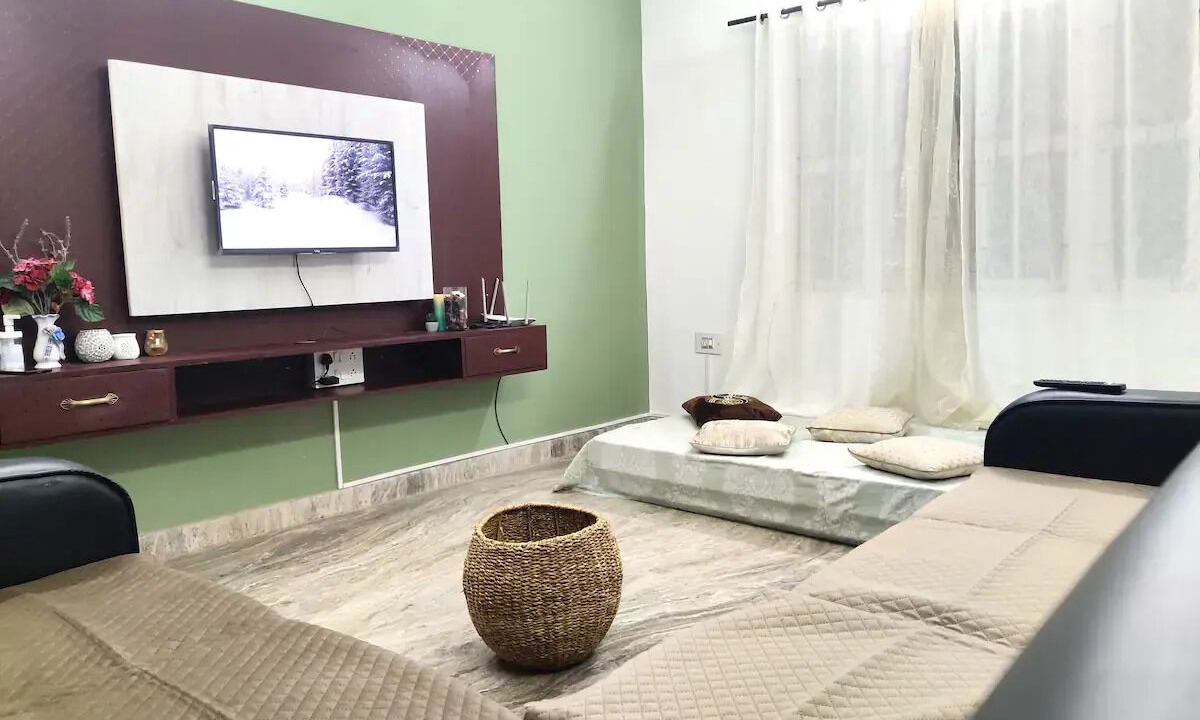 Photo of Bedroom in HBR Layout