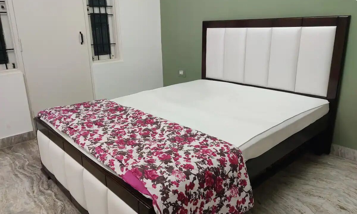 Photo of Bedroom in HBR Layout