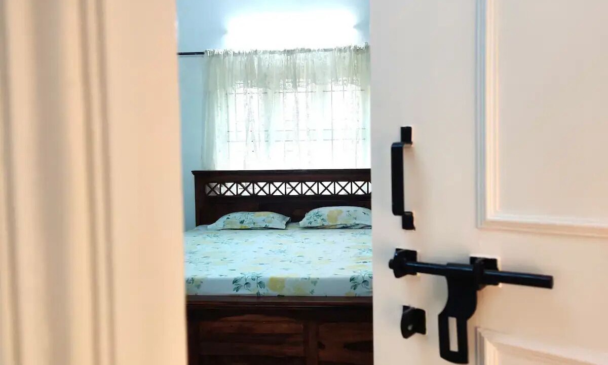 Photo of Bedroom in HBR Layout