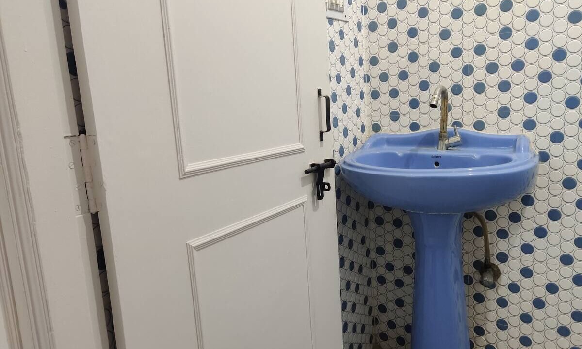 Photo of Bathroom in HBR Layout
