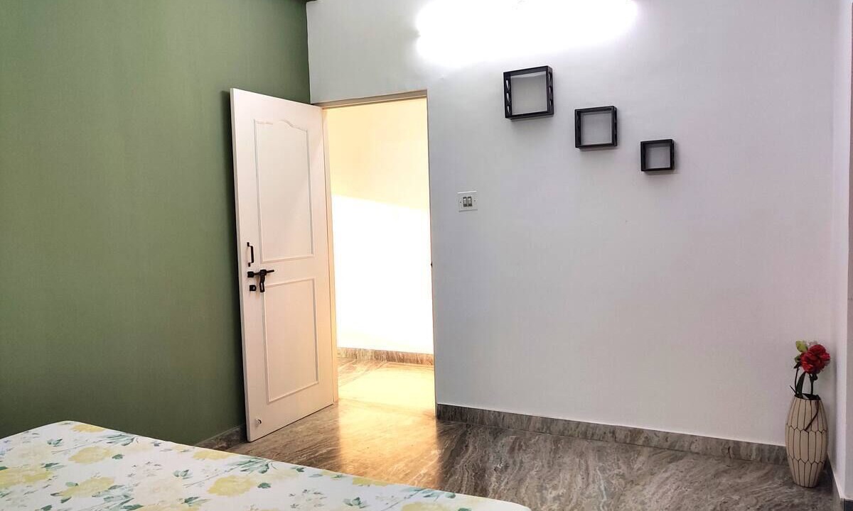 Photo of Bedroom in HBR Layout