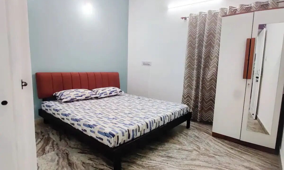 Photo of Bedroom in HBR Layout