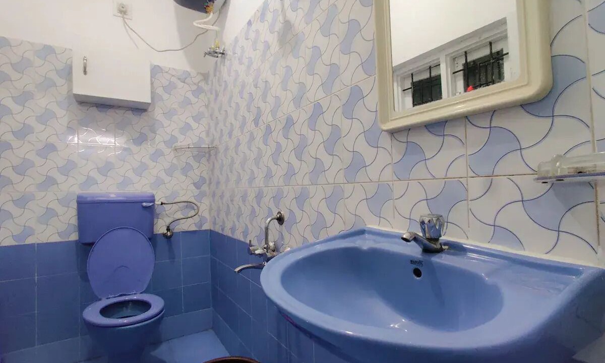 Photo of Bathroom in HBR Layout