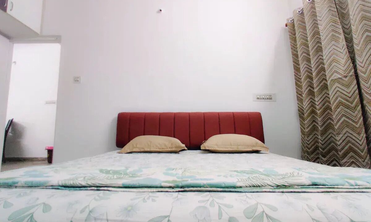 Photo of Bedroom in HBR Layout