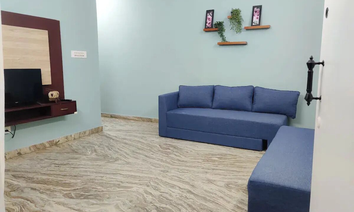 Photo of Livingroom in HBR Layout