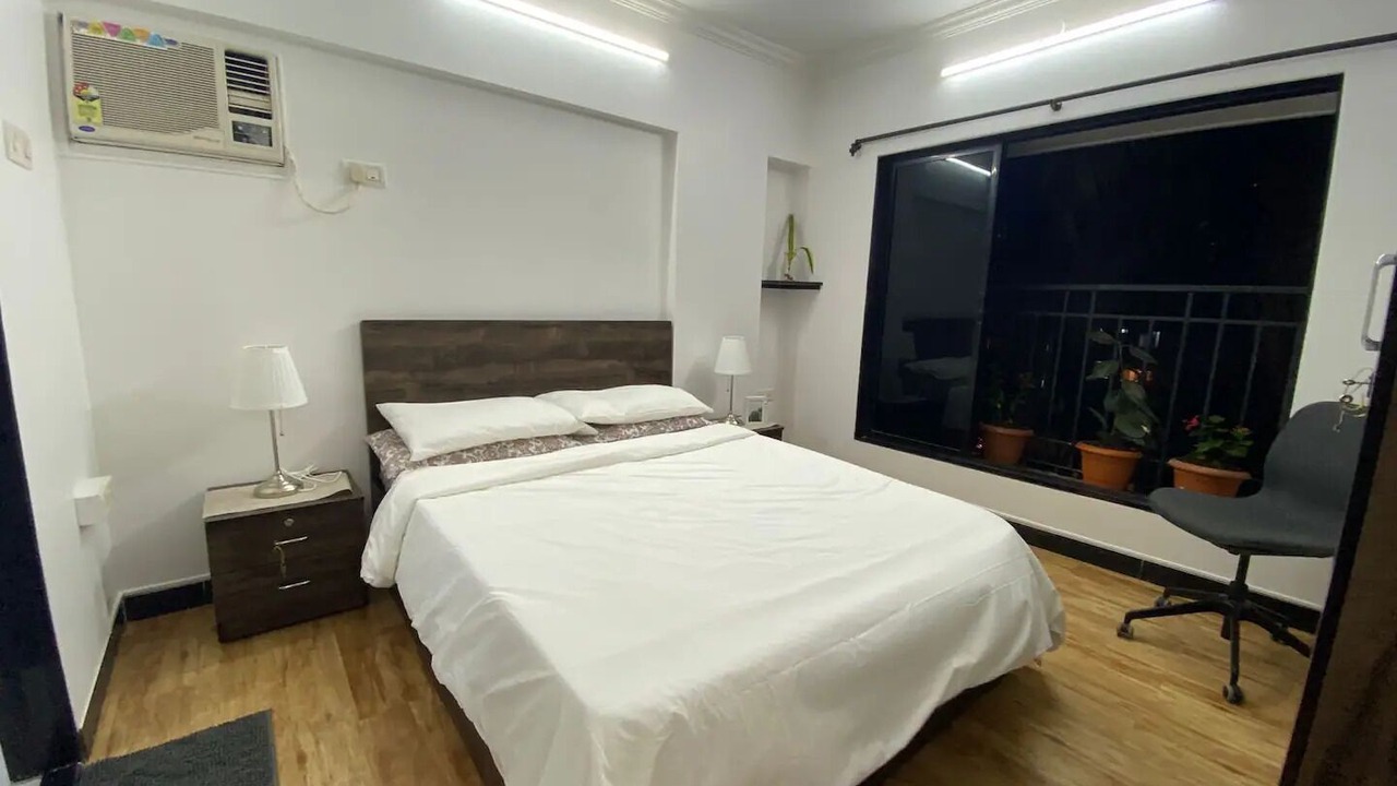 Photo of Bedroom in Pali Hill