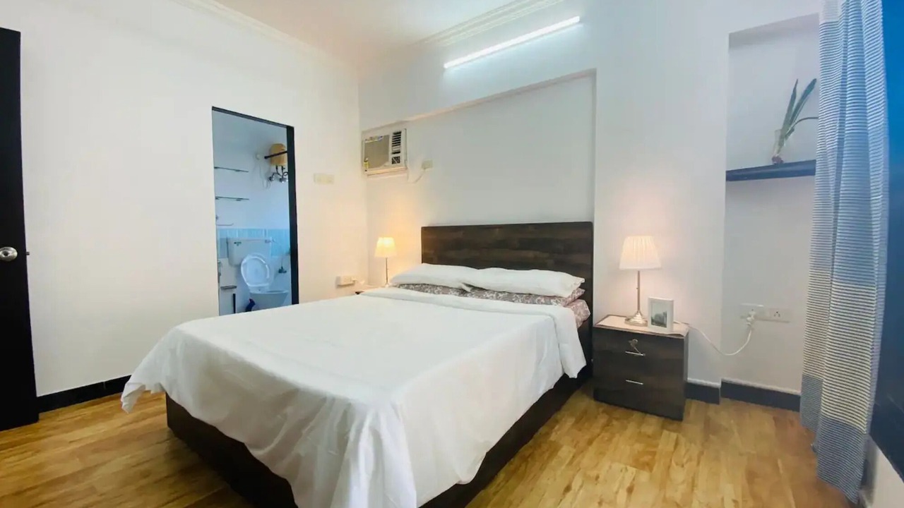Photo of Bedroom in Pali Hill