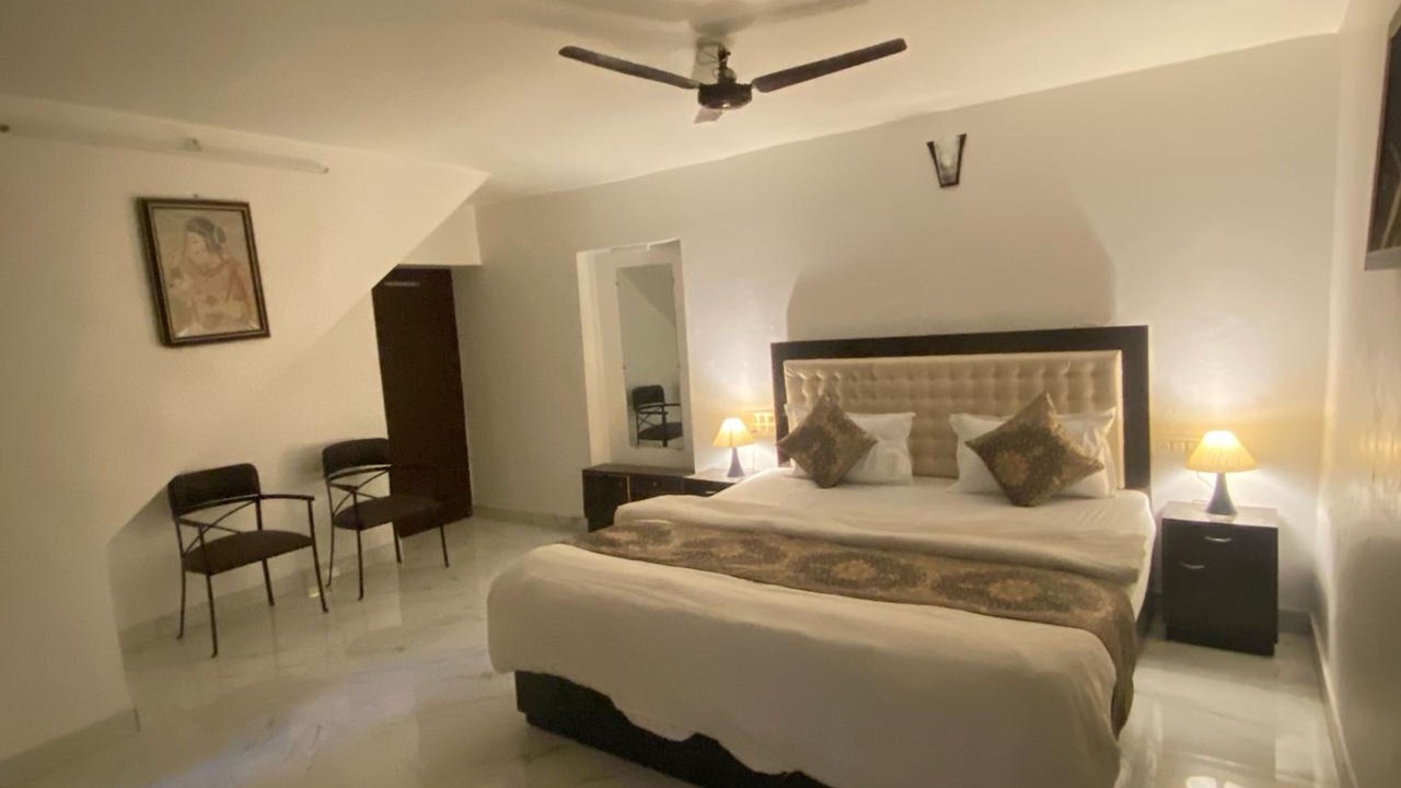 Photo of Bedroom in Mount Abu