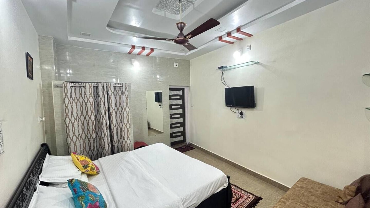 Photo of Bedroom in Mount Abu