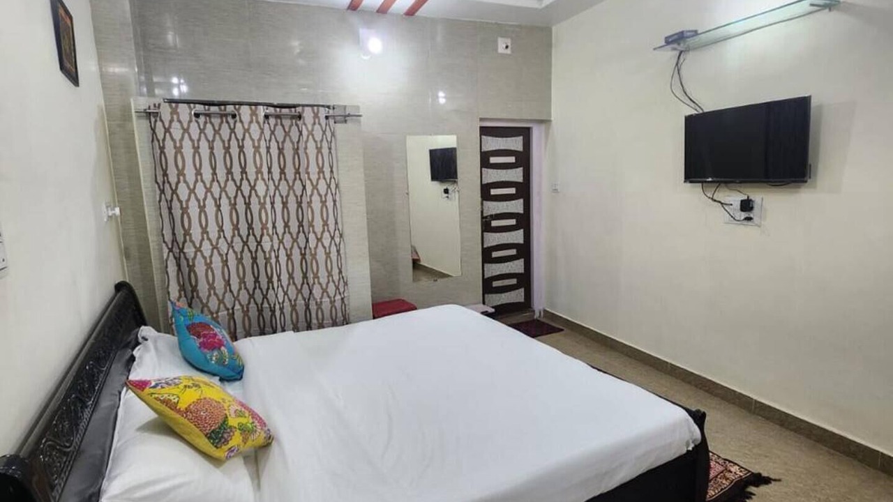 Photo of Bedroom in Mount Abu
