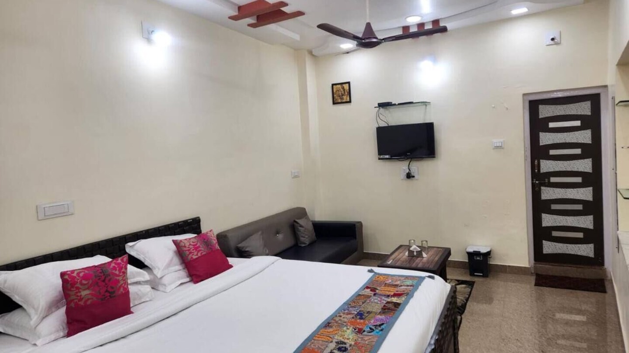 Photo of Bedroom in Mount Abu