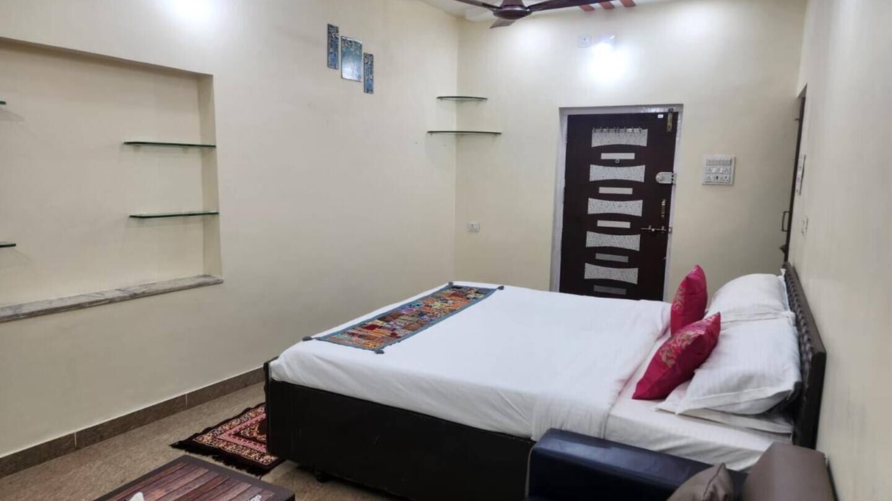 Photo of Bedroom in Mount Abu