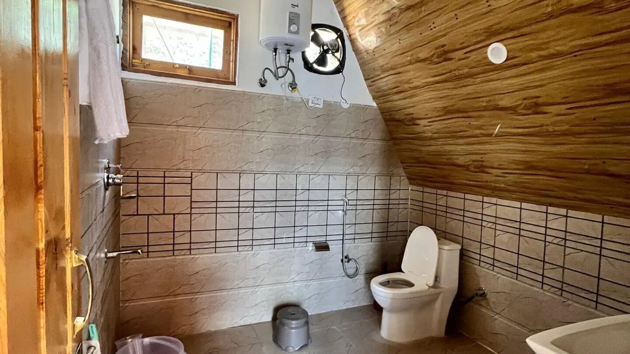 Photo of Bathroom in Banjar