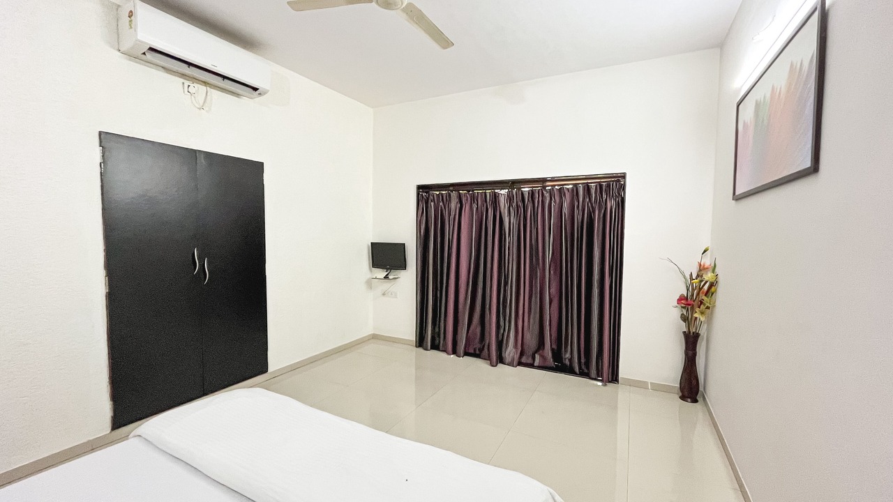 Photo of Bedroom in Murud