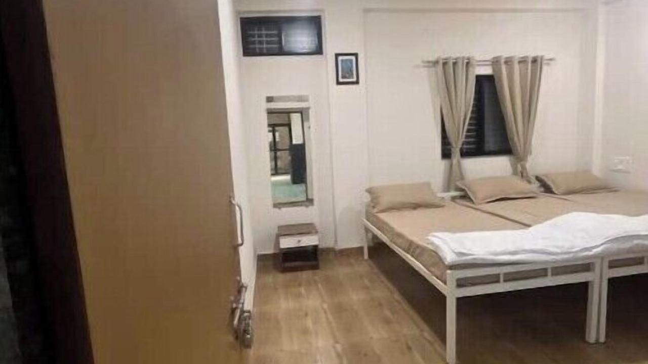 Photo of Bedroom in Akalkot