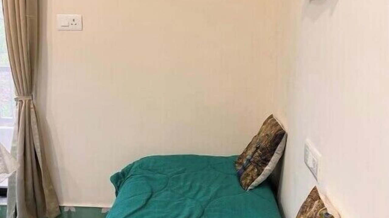 Photo of Bedroom in Akalkot