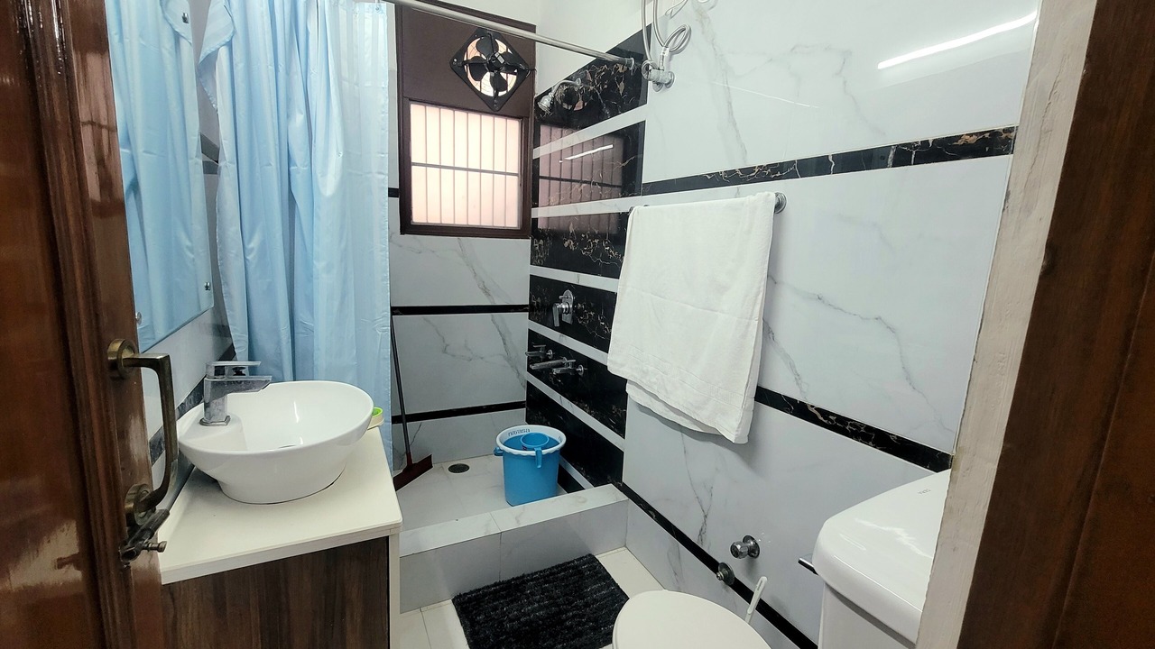 Photo of Bathroom in Ranjit Avenue