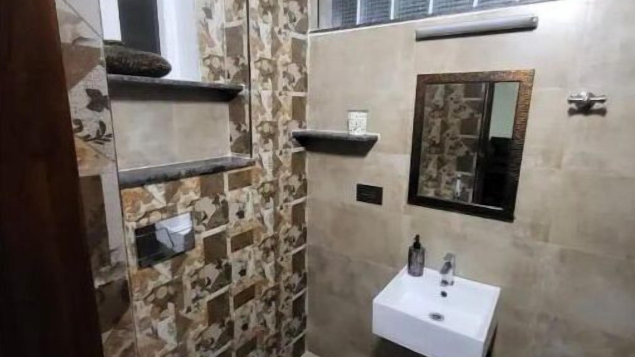 Photo of Bathroom in Palavakkam