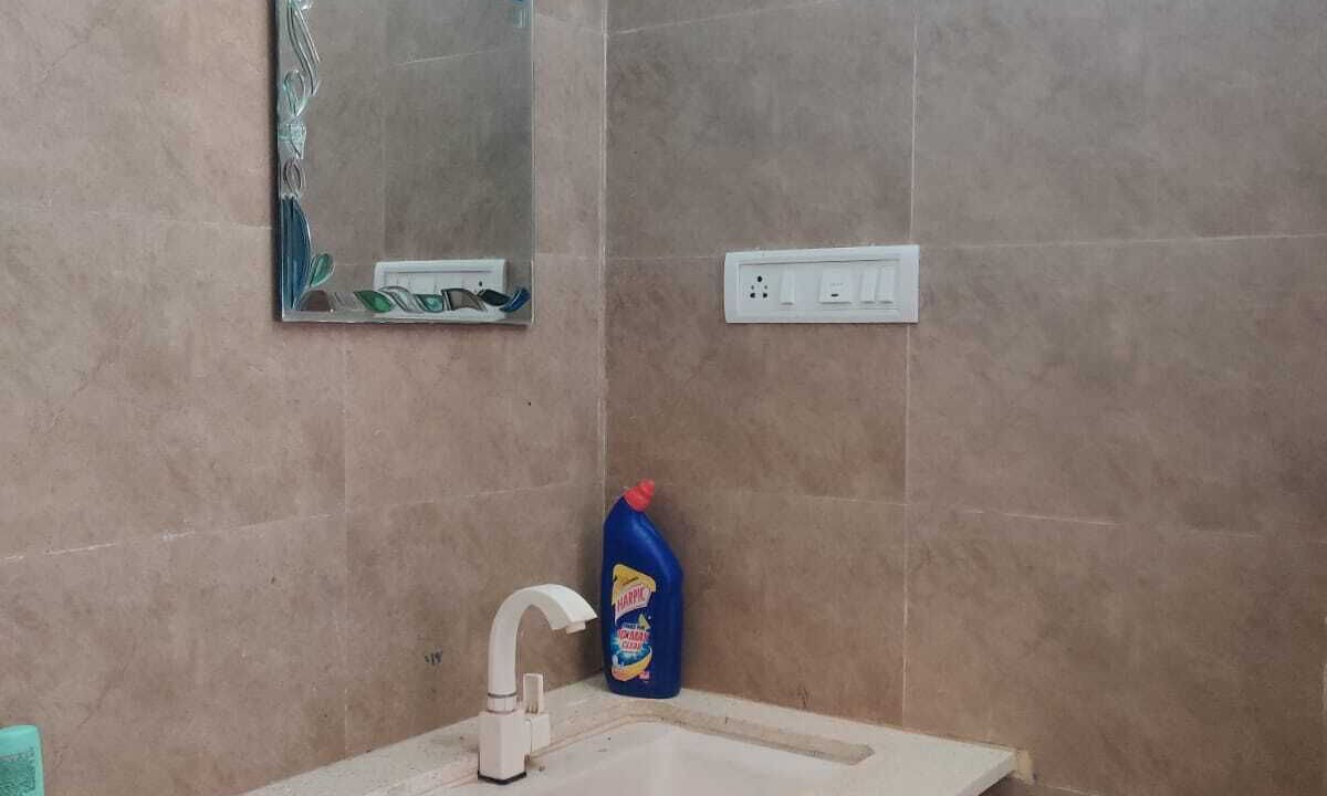 Photo of Bathroom in Madduru