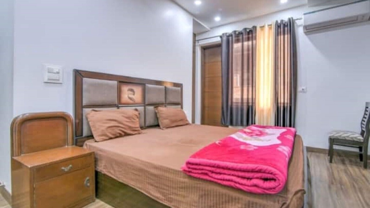 Photo of Bedroom in Kalkaji