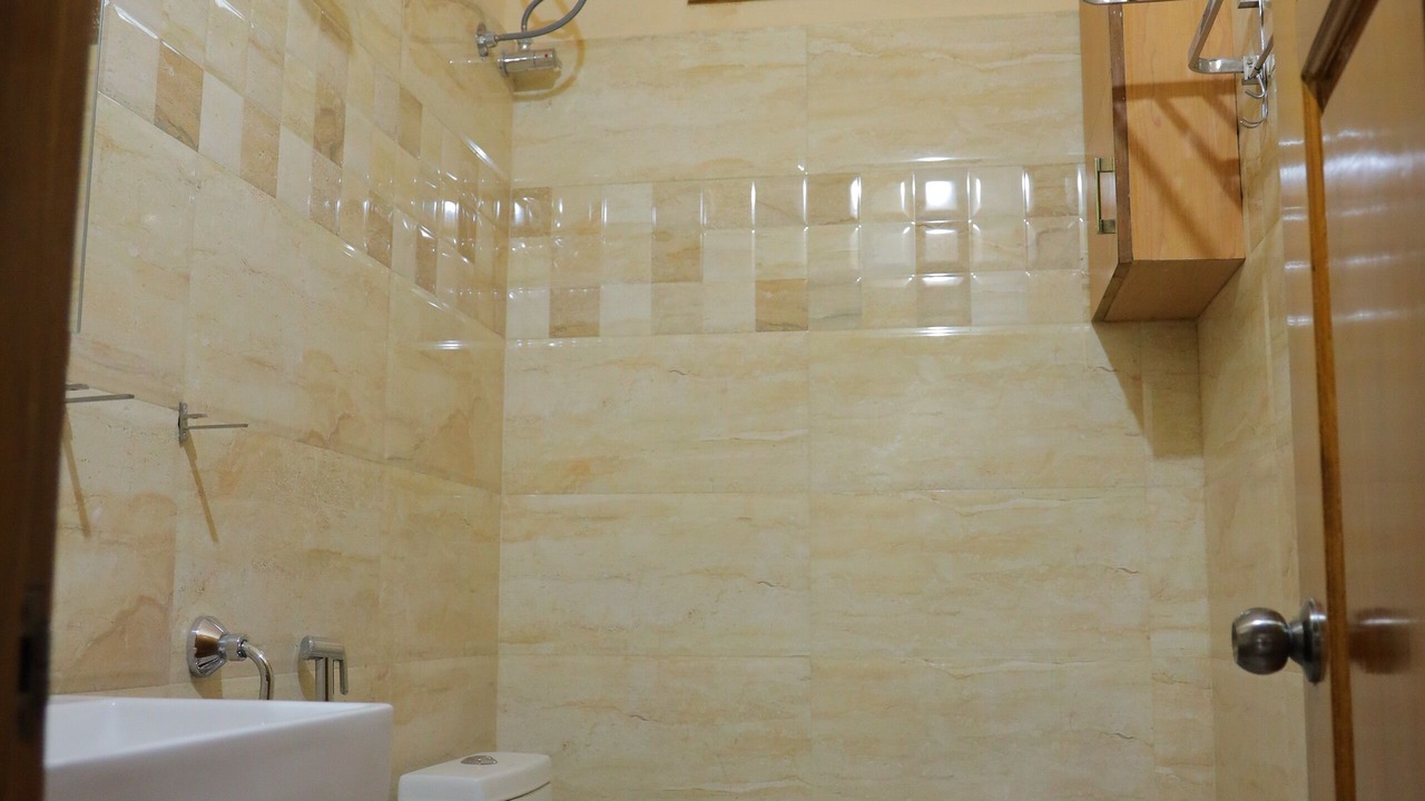 Photo of Bathroom in Tiruchanur