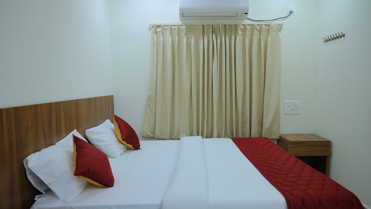 Photo of Bedroom in Tiruchanur