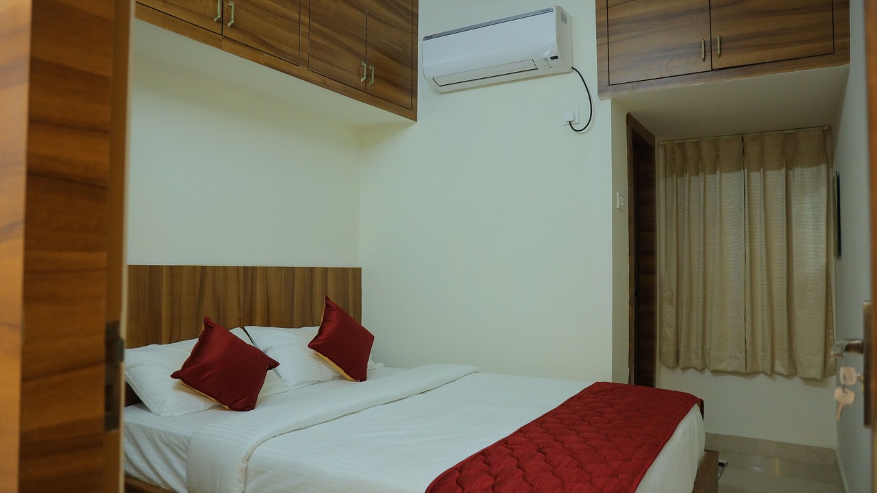 Photo of Bedroom in Tiruchanur