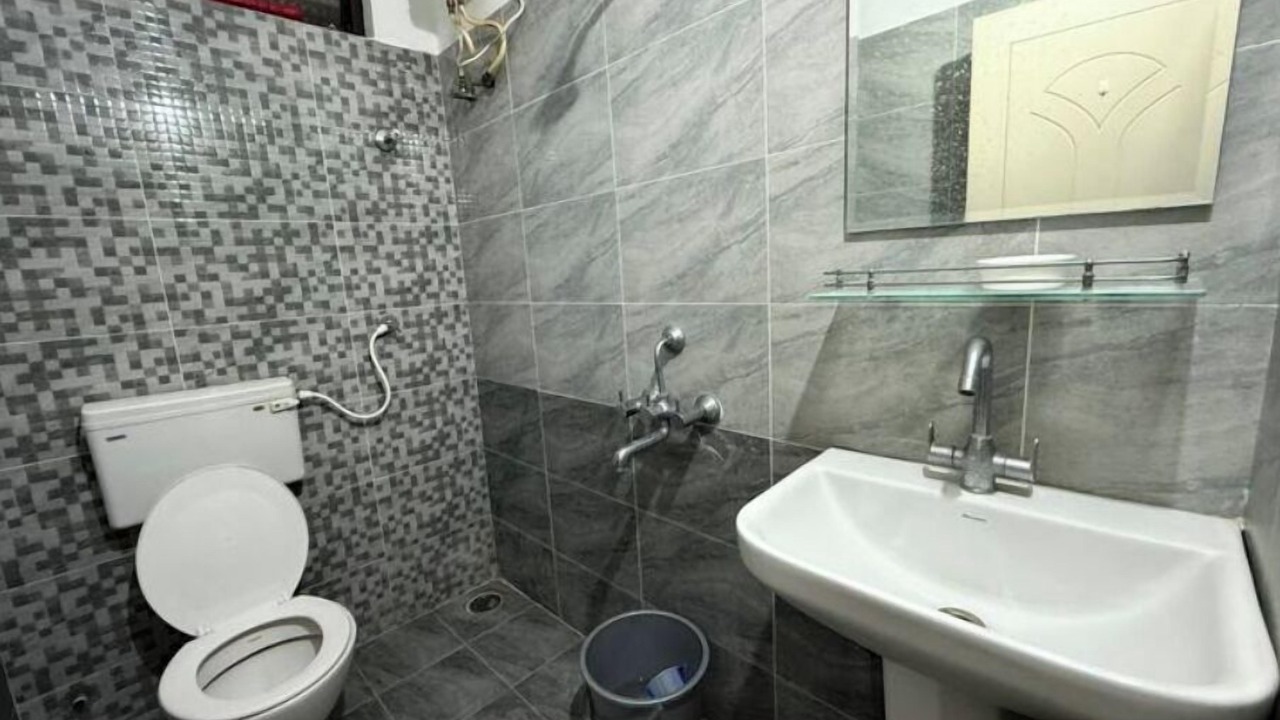 Photo of Bathroom in Masab Tank
