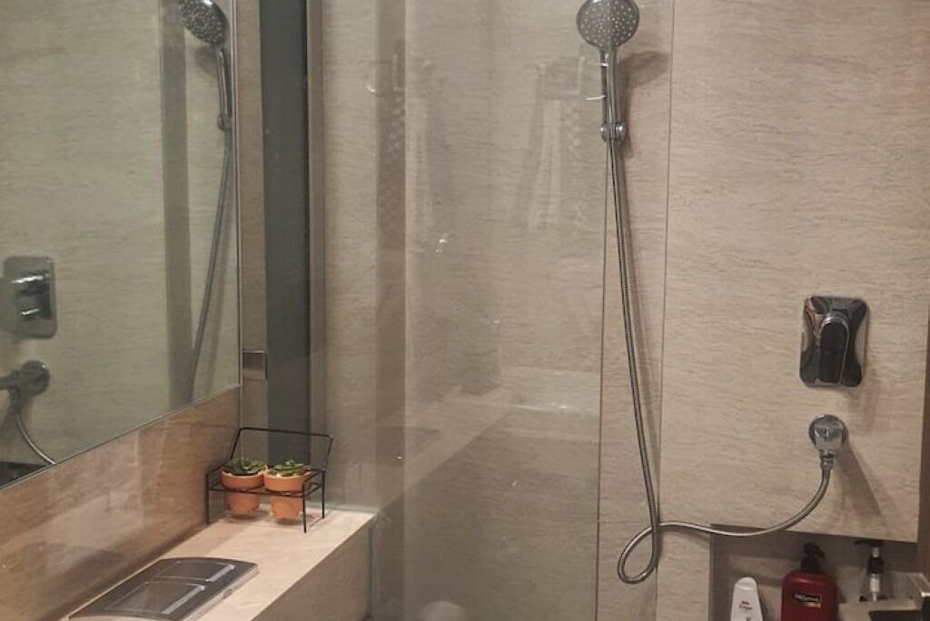 Photo of Bathroom in Hiranandani Gardens