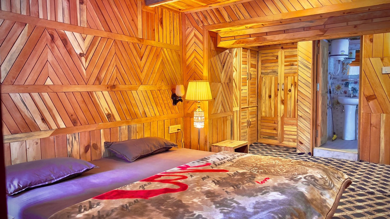 Photo of Bedroom in Kasol