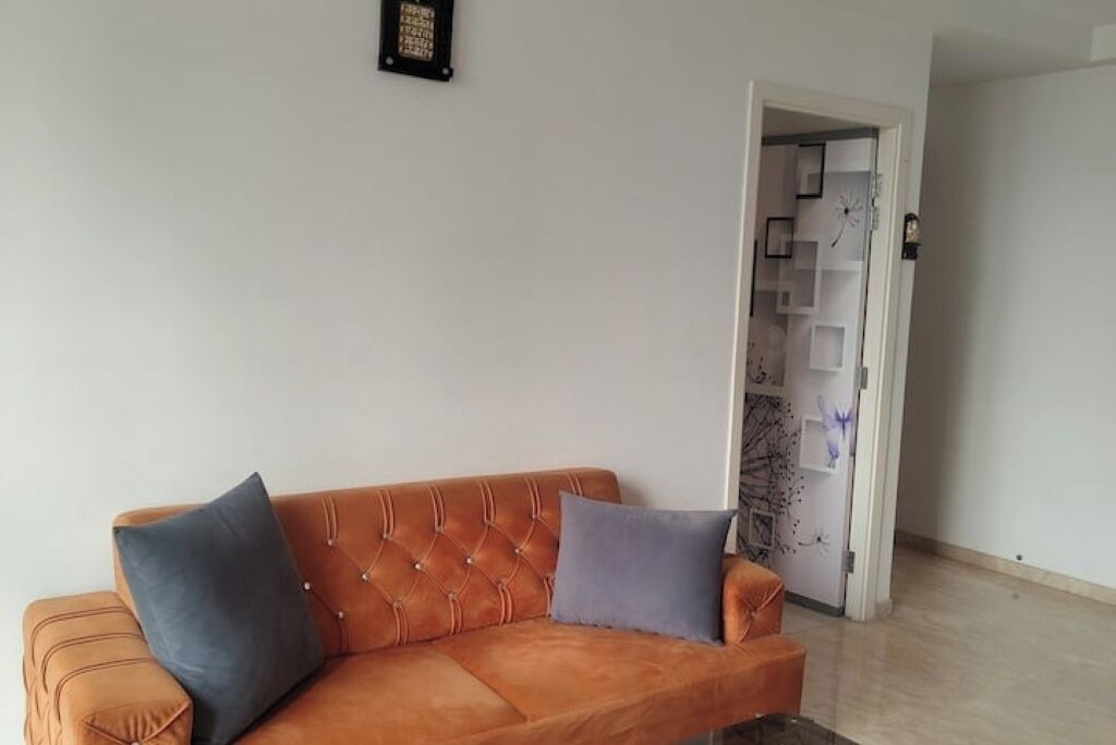 Photo of Livingroom in Thane West