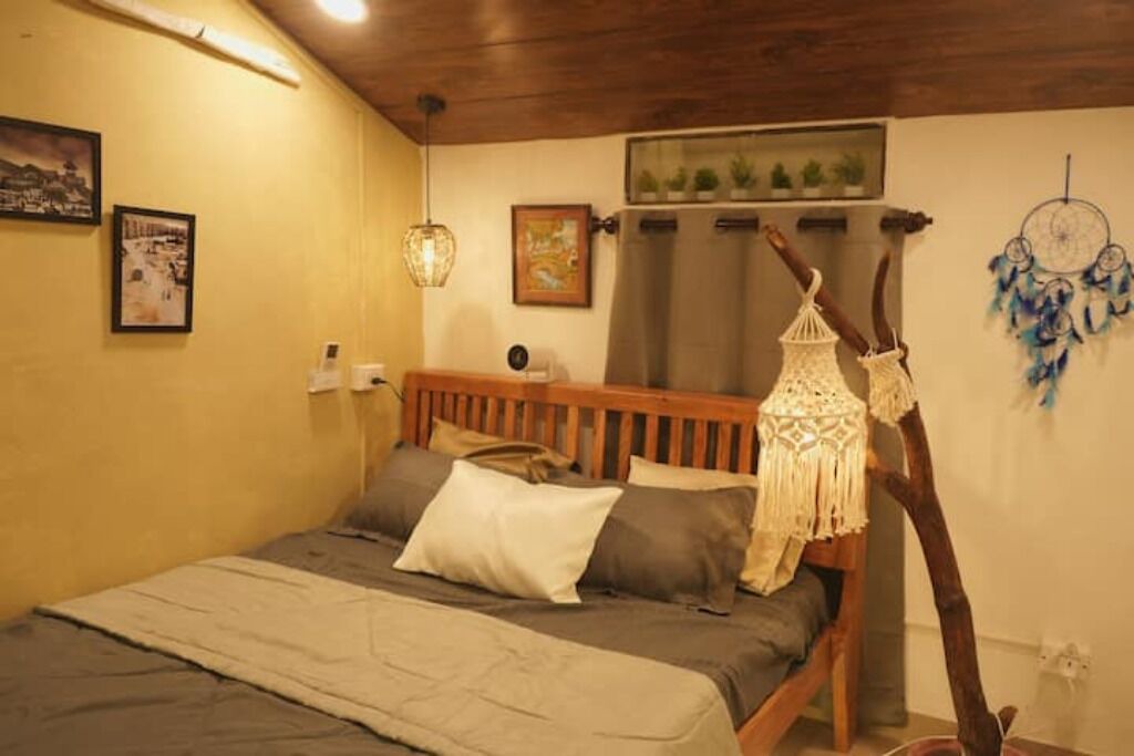 Photo of Bedroom in Pali Hill