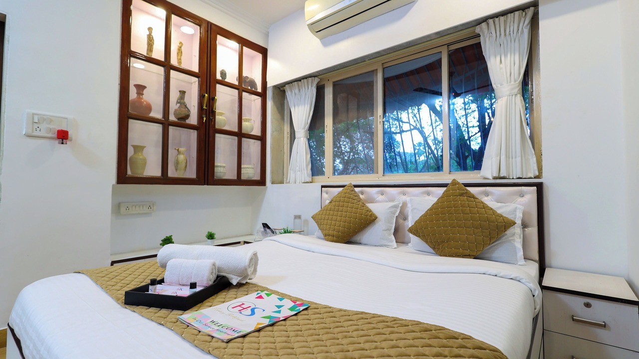 Photo of Bedroom in Kandivali East